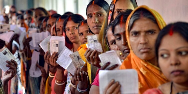 बिहार की जमीनी हलचल: महिला मतदाताओं की बढ़ती संख्या से आगे क्या है?