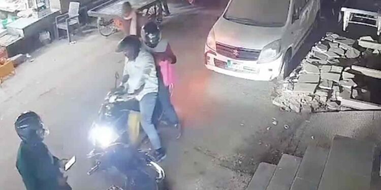 ग्वालियर: ऑनलाइन गेम के कर्ज में डूबे दो छात्र, कोचिंग में पढ़ने वाली छात्रा के घर से उड़ाए 5.60 लाख रुपये