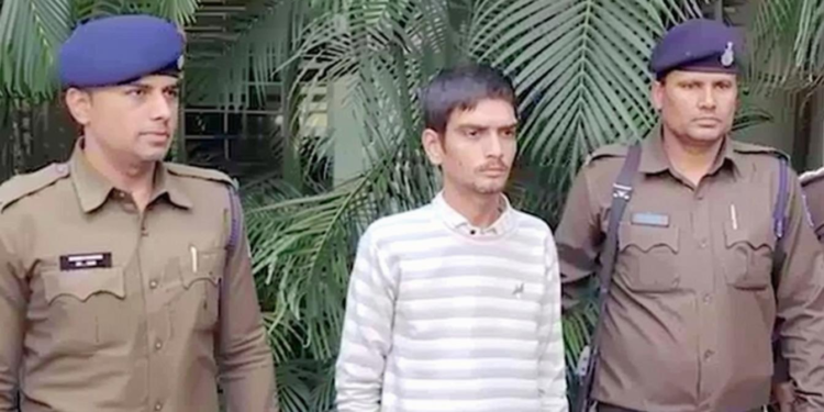 ₹31 लाख की चोरी का खुलासा: 300 CCTV फुटेज खंगालकर मां-बेटे को गिरफ्तार, रतलाम से बरामद हुए पूरे जेवरात