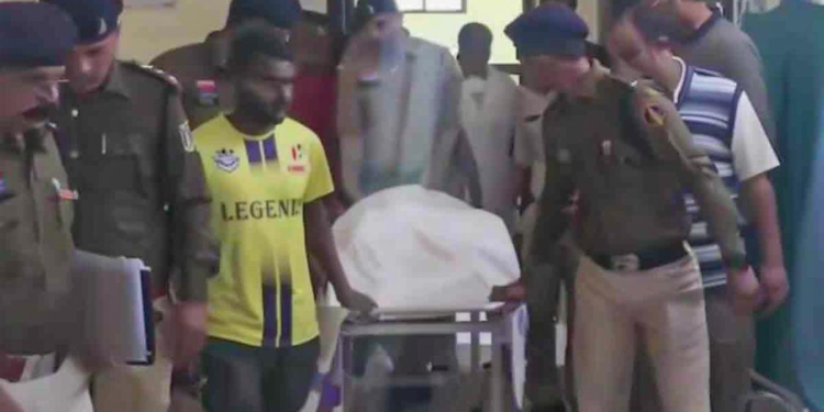 छत्तीसगढ़ में नक्सलियों का जंगल में पुलिस पर हमला, एक जवान शहीद और छह घायल, गंभीर मुठभेड़