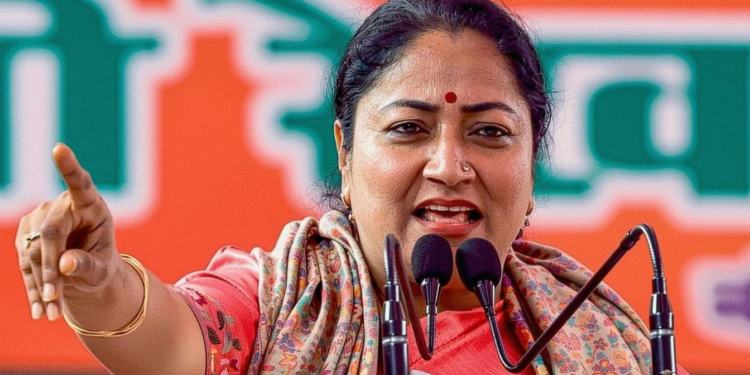 सीएम रेखा गुप्ता का दावा: ढाई हजार रुपये देंगे, वादे पूरे करेंगे; देरी की वजह बताई और AAP पर हमला