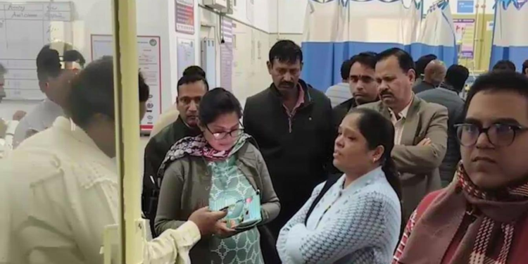 विदिशा में नायब तहसीलदार कविता की तीसरी मंजिल से गिरकर मौत: सुसाइड या हादसा? पुलिस कर रही जांच