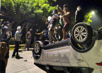 VIT हिंसक प्रदर्शन: मुख्यमंत्री मोहन यादव का सख्त निर्देश, मंत्री तुरंत यूनिवर्सिटी पहुंचें और छात्रों से मिलें, खाने-पानी की होगी जांच