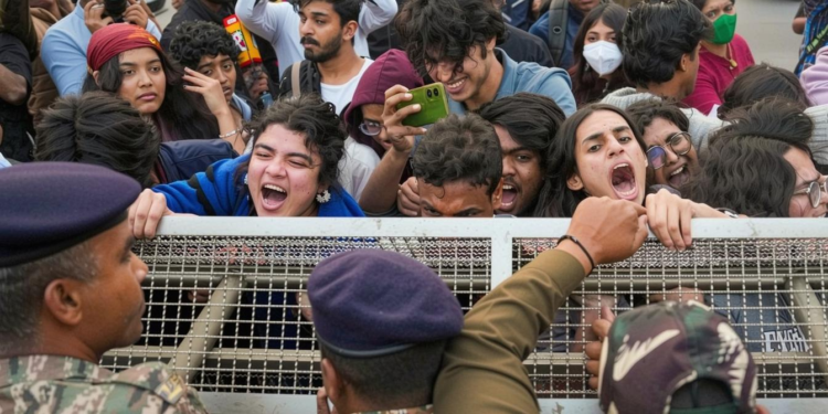 इंडिया गेट प्रदर्शन: 22 आरोपी न्यायिक हिरासत में, पुलिसकर्मियों पर मारपीट के आरोप