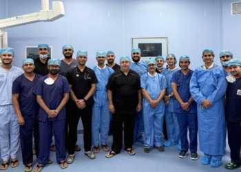 सफदरजंग के डॉक्टरों ने 11 साल के बच्चे का देश का पहला किडनी ट्रांसप्लांट कर मां की अनमोल देन का किया सफल उपयोग