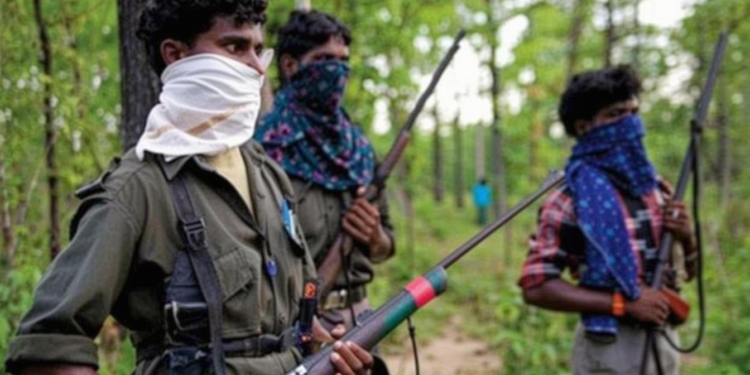 नक्सलियों की धमकी: MP-CG और महाराष्ट्र के मुख्यमंत्रियों को जंगल से हथियार डालने का संदेश