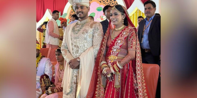 सीएम के बेटे की शादी: फूलों से सजा मंडप, दूल्हा-दुल्हन की रस्में और सामूहिक विवाह सम्मेलन का शानदार आयोजन