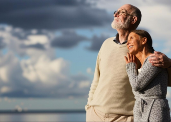 लंबी उम्र के रहस्य: 90 साल से ज्यादा जीने वाले इन 5 आदतों को अपनाकर जीवन को बनाएं खुशहाल और स्वस्थ