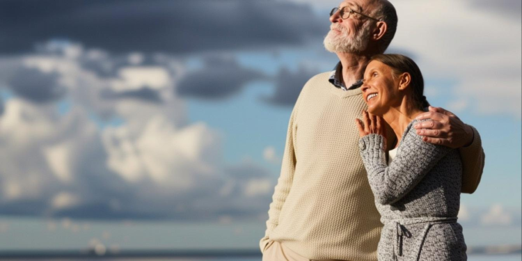 लंबी उम्र के रहस्य: 90 साल से ज्यादा जीने वाले इन 5 आदतों को अपनाकर जीवन को बनाएं खुशहाल और स्वस्थ