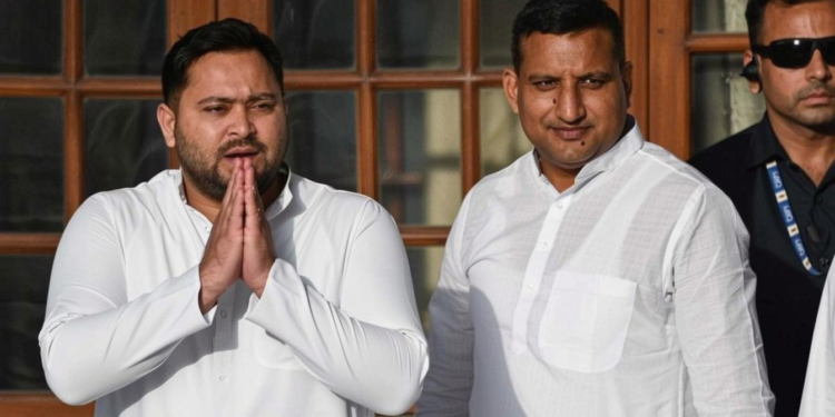 बिहार चुनाव में तेजस्वी यादव ढूंढ रहे हैं ‘जयचंद’, जानिए क्या संजय यादव सुरक्षित हैं?