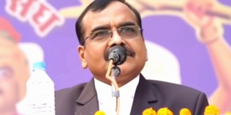 मध्य प्रदेश सरकार ने ब्राह्मण लड़कियों पर विवादित बयान देने वाले आईएएस संतोष वर्मा को कारण बताओ नोटिस जारी किया