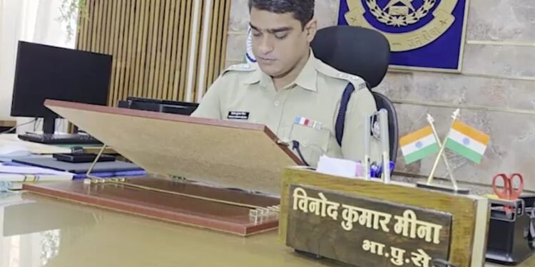 अवॉर्ड मिलते ही बदनामी… देश के 9वें सर्वश्रेष्ठ थाने की खुली पोल, 12वीं पास छात्र को झूठे केस में फंसाया, 6 पुलिसकर्मी सस्पेंड