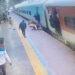 Bihar: ट्रेन में चढ़ने और उतरने के दौरान दो महिला गिरीं, RPF जवानों ने बचाई जान, बहादुरी CCTV में कैद
