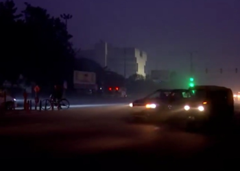 दिल्ली ‘गैस चैंबर’ में तब्दील, AQI 400 के पार, ITO समेत कई इलाकों में वायु गुणवत्ता ‘गंभीर’