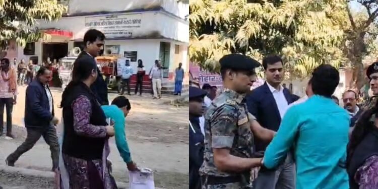 ‘कृपा करिए सर, नहीं तो आत्महत्या कर लेंगे…’, फरियादी ने कटिहार DM का पैर पकड़कर लगाई न्याय की गुहार, Video