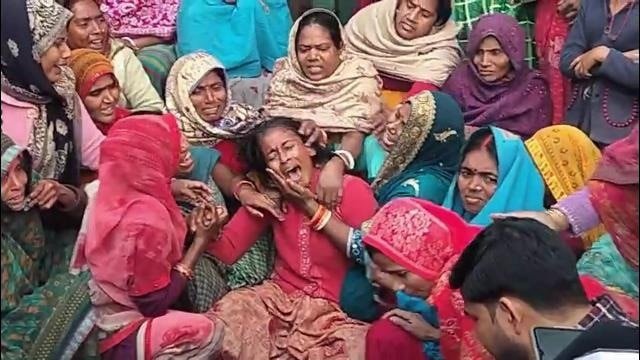 दरभंगा: सड़क हादसा या मर्डर? अपने ही घर के बाहर खून से लथपथ मिला युवक का शव, परिजनों ने जताई हत्या की आशंका