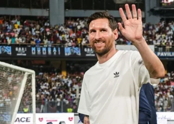 मेसी का दिल्ली दौरा: एक दिन में खेल, सत्ता और ग्लैमर का संगम –