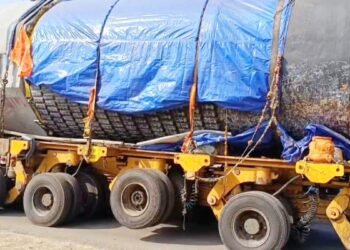 110 चक्कों के ट्रेलर पर 1.8 लाख किलो का शिवलिंग… चेन्नई से चंपारण के लिए रवाना, रास्ते में पूजने वालों की लग रही भीड़