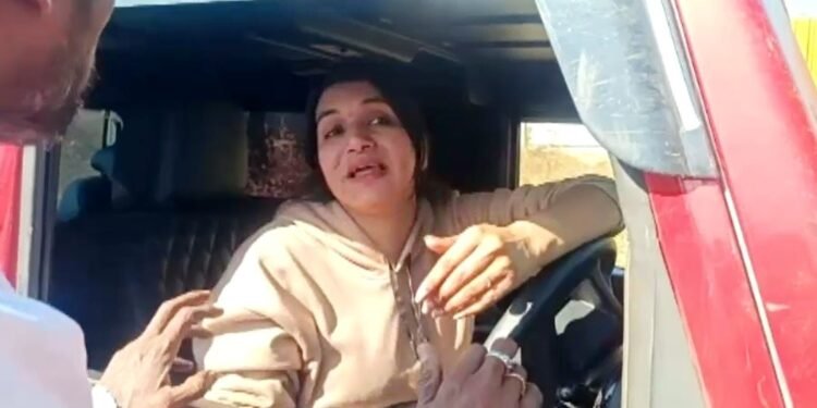 लेडी सब-इंस्पेक्टर की बेकाबू THAR ने 4 को रौंदा, 1 की मौत; भीड़ ने घेरा तो बोली- मुझे जाने दो, मम्मी-पापा इंतजार कर रहे