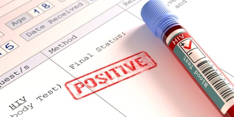 MP के सतना में दूषित खून चढ़ाने से 4 बच्चों को HIV, परिजन बोले- मासूम उल्टी कर रहे, दवा भी बेअसर