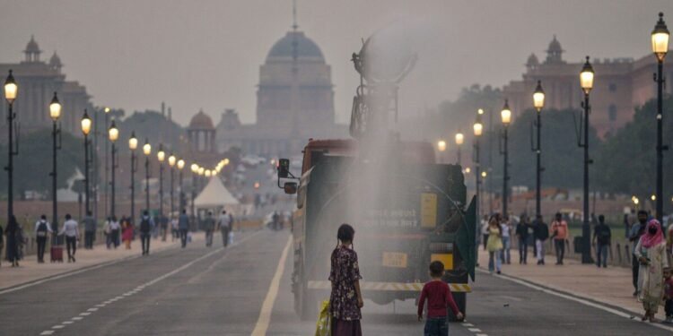 आधे स्टाफ के साथ काम कर रहीं ये एजेंसियां… कैसे कम होगा प्रदूषण?