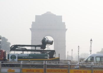 दिल्ली में 50% वर्क फ्रॉम होम अब अनिवार्य, बढ़ते प्रदूषण के बीच सरकारी-निजी हर दफ्तर पर आदेश होगा लागू