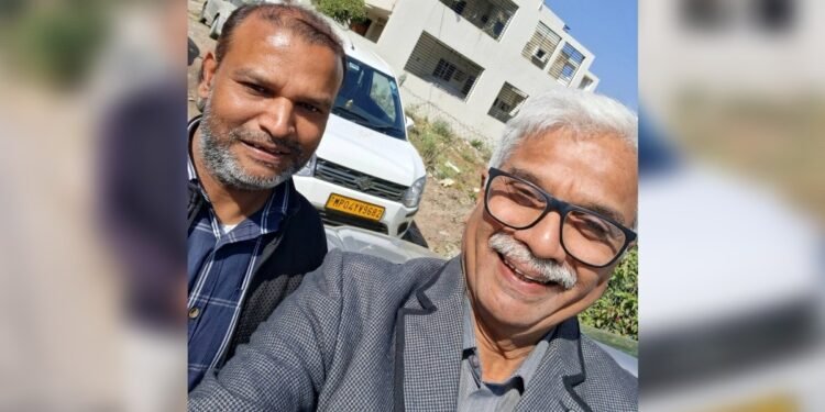 ‘मैं घर में पर्स ढूंढ रहा था, तभी मोबाइल की घंटी बजी…’, ईमानदार Uber ड्राइवर ने यात्री को लौटाया रुपयों से भरा पर्स