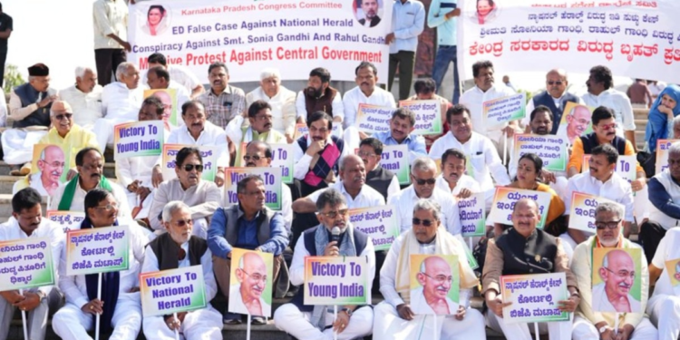 कोर्ट से राहत के बाद कांग्रेस का शक्ति प्रदर्शन, अहमदाबाद से लखनऊ तक सड़कों पर उतरे कार्यकर्ता