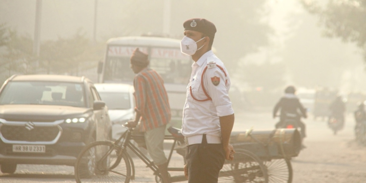 दिल्ली में आज से ‘No PUC, No Fuel’ नियम लागू, वाहनों की जांच के लिए 580 पुलिसकर्मियों की तैनाती