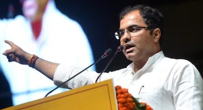 ‘आज कोई दिक्कत आती है तो CM सड़क पर नजर आती हैं’, प्रदूषण से लेकर सड़क निर्माण पर बोले प्रवेश वर्मा