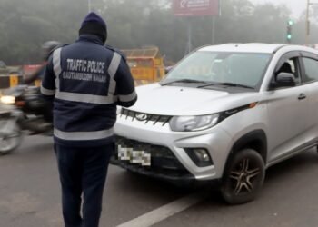 पहले दिन 61 हजार PUCC जारी, 3700 वाहनों के चालान… दिल्ली में पॉल्यूशन कंट्रोल को लेकर सख्ती का दिखा असर