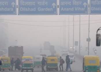 दिल्ली-NCR में आज भी भयंकर कोहरा! 129 उड़ानें रद्द, AQI में कोई सुधार नहीं… IMD ने दी ये चेतावनी