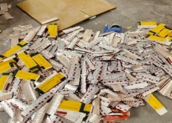 दिल्ली: प्रिंटिंग यूनिट से की जाती थी नकली दवाओं और कॉस्मेटिक्स के रैपर की सप्लाई, 2 गिरफ्तार