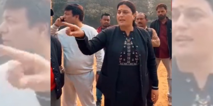 ‘हिंदी सीखो वरना…’, विवादों में BJP पार्षद, दिल्ली में विदेशी नागरिक को धमकाने का आरोप