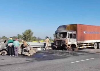 Haryana: नारनौल में दर्दनाक सड़क हादसा, तेज रफ्तार ट्रक ने कार को मारी टक्कर, जिंदा जले तीन दोस्त