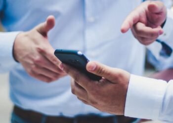 किसी ने 500 KM दूर से तो किसी ने दूसरों से लगवाई हाजिरी… भोपाल में डॉक्टरों की फर्जी अटेंडेंस का खेल बेनकाब