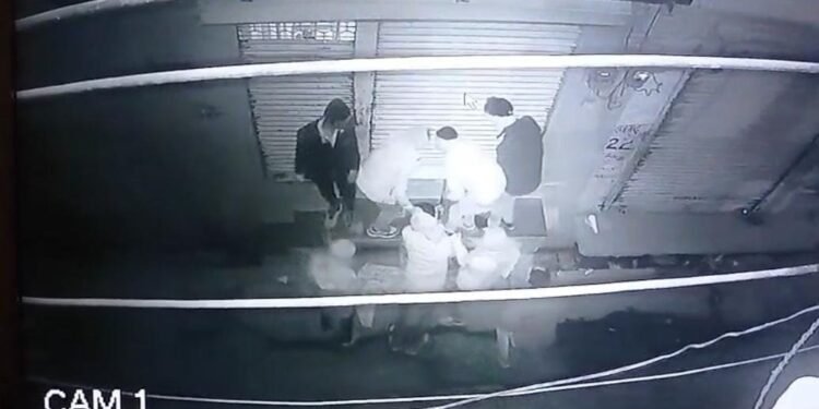 MP में डकैतों का तांडव, लाखों की ज्वैलरी लूटी तो सदमे से व्यापारी के पिता की मौत