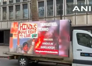लंदन में बांग्लादेशी हिंदुओं पर अत्याचार के खिलाफ प्रदर्शन, खालिस्तानी समर्थक बांग्लादेश सरकार के बचाव में उतरे