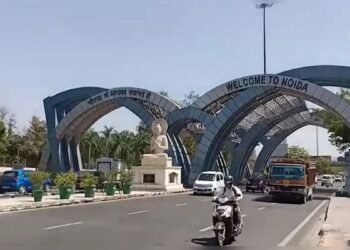 Delhi-Noida Traffic Advisory: न्यू ईयर से पहले दिल्ली-नोएडा में ट्रैफिक पुलिस की सख्त पाबंदियां, जानें डायवर्जन और पार्किंग के नए नियम