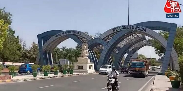 Delhi-Noida Traffic Advisory: न्यू ईयर से पहले दिल्ली-नोएडा में ट्रैफिक पुलिस की सख्त पाबंदियां, जानें डायवर्जन और पार्किंग के नए नियम