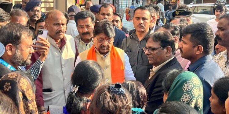 इंदौर में अब तक 7 मौतें… मंत्री कैलाश विजयवर्गीय ने मानी चूक, बोले- दोषी अफसरों को बख्शा नहीं जाएगा