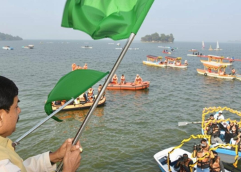 भोपाल के बड़े तालाब में कश्मीर जैसी शिकारे, पानी पर लगेगा चलता-फिरता बाजार, सैलानी कर सकेंगे फल-सब्जी की खरीदारी