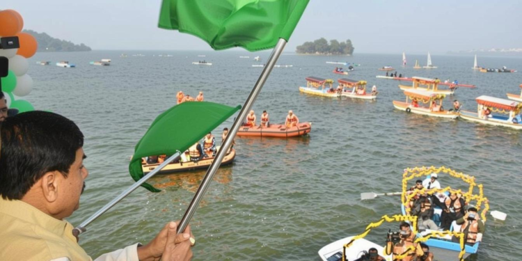 भोपाल के बड़े तालाब में कश्मीर जैसी शिकारे, पानी पर लगेगा चलता-फिरता बाजार, सैलानी कर सकेंगे फल-सब्जी की खरीदारी