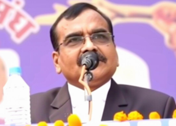 ब्राह्मण बेटियों पर विवादित बयान: IAS संतोष वर्मा के खिलाफ FIR, कोर्ट ने स्टेटस रिपोर्ट मांगी