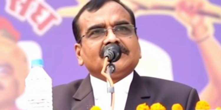 ब्राह्मण बेटियों पर विवादित बयान: IAS संतोष वर्मा के खिलाफ FIR, कोर्ट ने स्टेटस रिपोर्ट मांगी