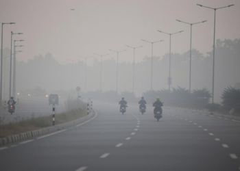 दिल्ली में खतरनाक प्रदूषण का स्तर, रेड जोन में 14 AQI स्टेशन और नोएडा भी खतरे के करीब