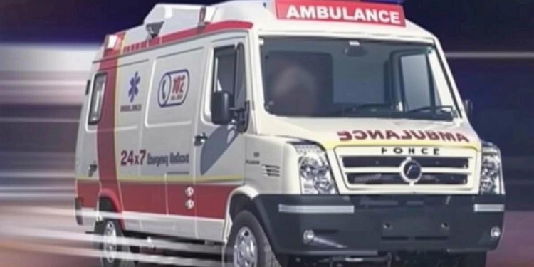 मध्य प्रदेश में एक्सीडेंट स्थल पर देर से पहुंची 108 एंबुलेंस, लोगों ने ड्राइवर और स्टाफ को फूलमाला पहनाई