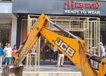 गया में प्रशासन का बुलडोजर: अतिक्रमण हटाकर सड़कों को साफ करने का सख्त कदम