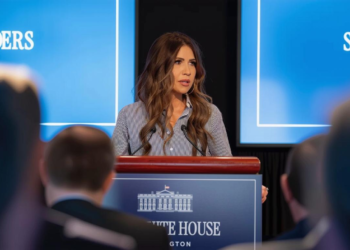 अमेरिका की नई यात्रा नीति: मंत्री के विवादित बयान के बाद 30+ देशों पर असर, जानिए पूरी खबर