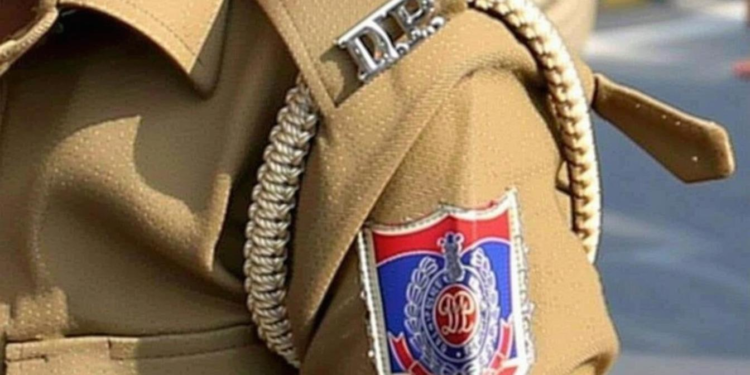 दिल्ली में महिला सब इंस्पेक्टर 15 हजार की रिश्वत लेते गिरफ्तार, 2 लाख रुपये की मांग का खुलासा